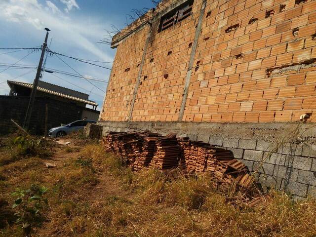 Área para Venda em Ibirité - 2