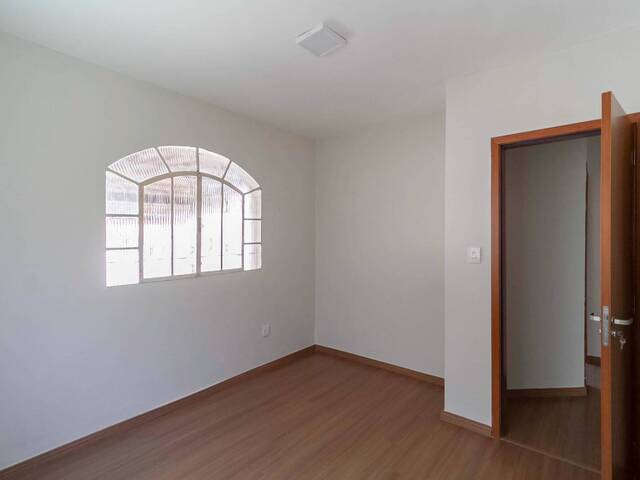#325 - Casa para Venda em Contagem - MG - 2